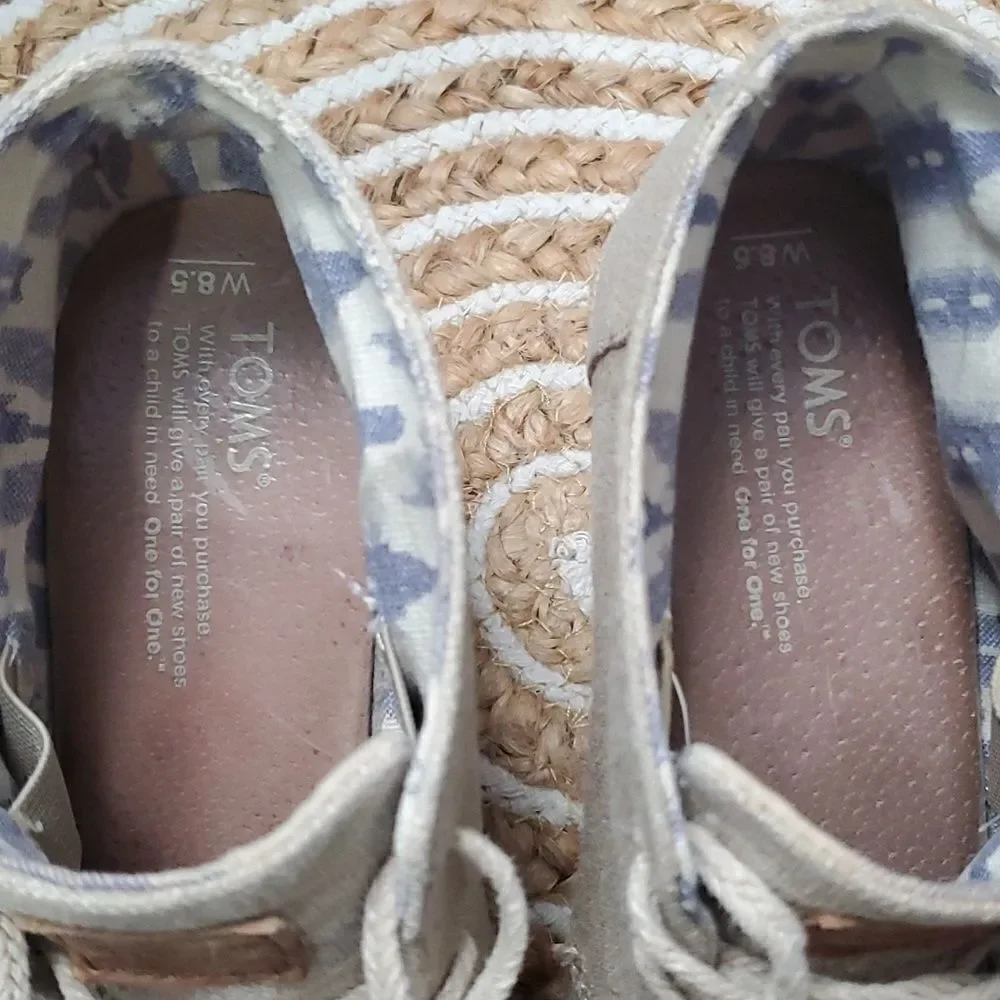 TOMS Tan Canvas Espadrille Wedges, Size 8.5